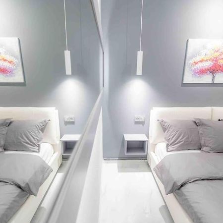Lux Seaside Apartment By Volos Hospitality Ngoại thất bức ảnh